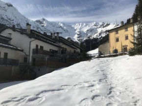Cambrembo a 3km da foppolo casa x6persone con Camino e Wifi